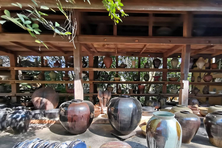 Descobre Chiang Rai: templos, arte e natureza cénicaDiscover Chiang Rai: Temples, Art, and Scenic Nature