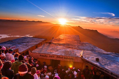 Da Kalutara: Escursione all&#039;alba dell&#039;Adams Peak con trasferimento in hotel