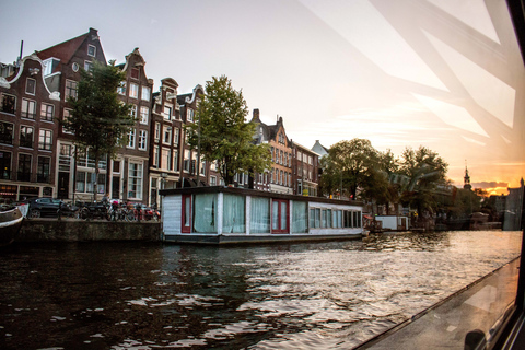 Amsterdam: Evening Canal Cruise with Pizza and Drinks