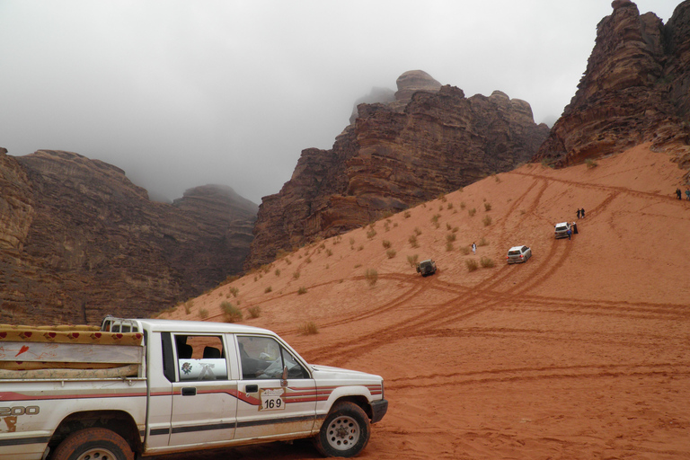 Depuis Amman: excursion d'une journée à Petra et au Wadi Rum avec prise en charge à l'hôtel