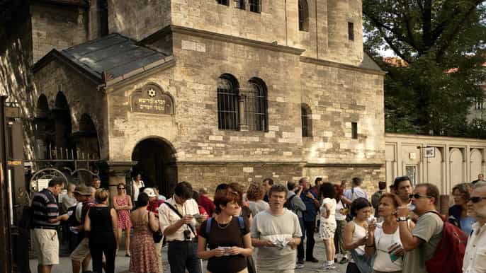 jewish town walking tour in prague