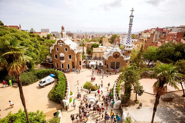 Barcelona: Geführter Rundgang und Ticket für den Park Güell