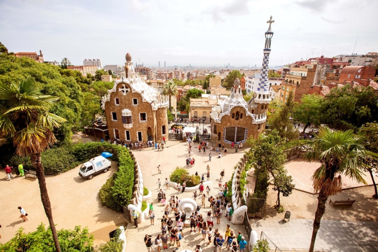 Barcelona: Skip-the-Line Park Güell Guided Walking Tour Park Güell Monolingual Tour in English at 11 AM