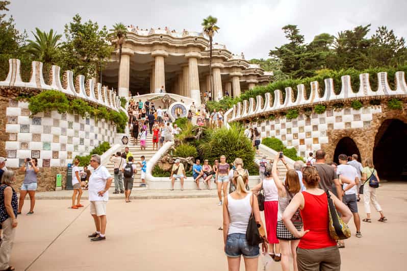 Barcelona Geführter Rundgang Park Güell ohne Anstehen GetYourGuide