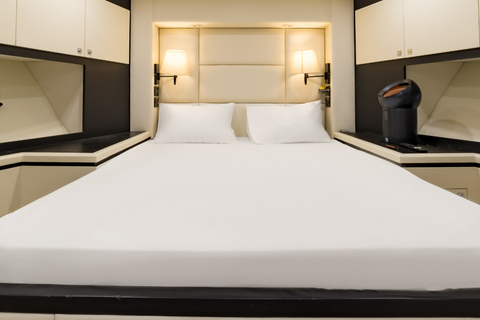 Da Nang: Private Luxury Yacht & Dragon Bridge Fire Show Luxury 2-Hour Ocean Mansion Yacht Charter – 4-Bedroom Bliss