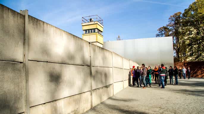 berlin wall 1hour private walking tour of the divided city