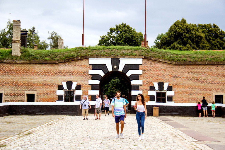 Excursão ao campo de concentração de Terezin saindo de PragaExcursão ao Campo de Concentração de Terezín saindo de Praga