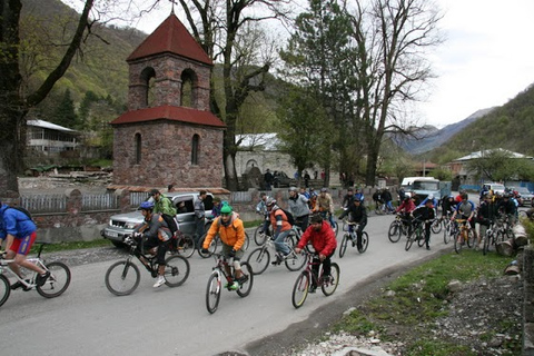 Off Road Cycling na Mount Kazbegi