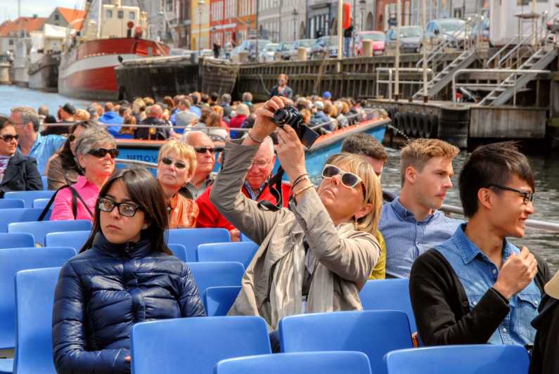 Copenhague: Billete de autobús turístico de 48 horas, excursión en barco de 1 hora