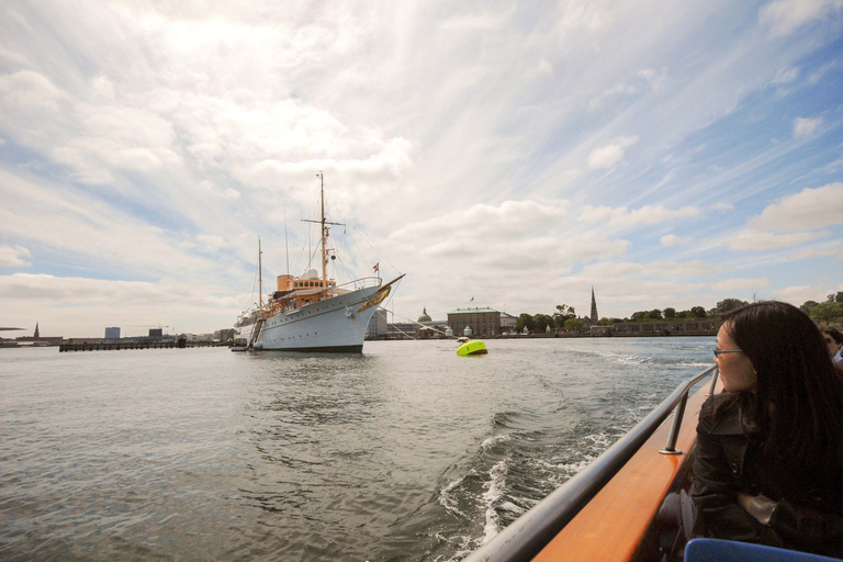 Copenhagen: 48-Hour Sightseeing Bus Ticket, 1-Hour Boat Tour Copenhagen Bus and Boat Hop-On, Hop-Off 48-Hour Pass