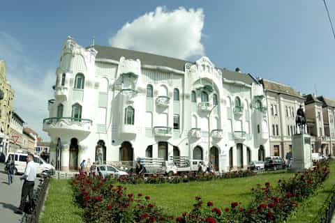 Budapest’s Art Nouveau: 3-Hour Walk with a Historian
