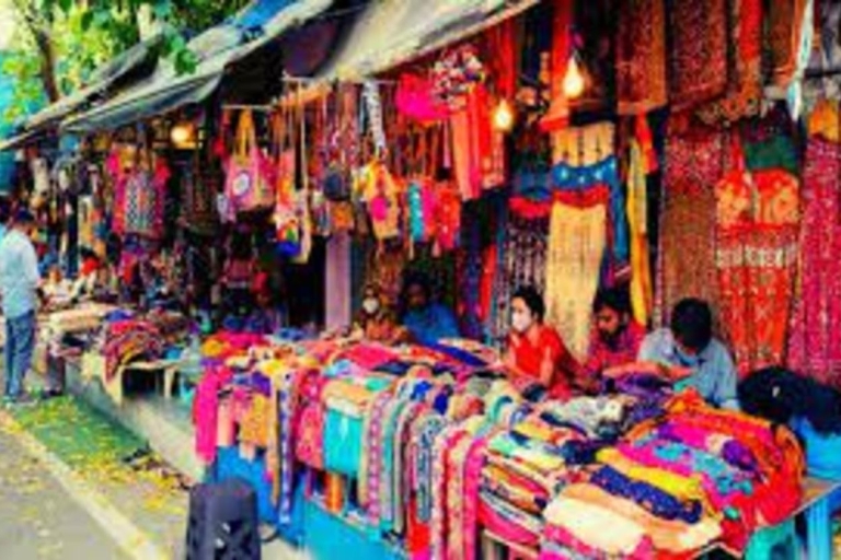 Słynna wycieczka na zakupy z warsztatami dywanów i tekstyliówWycieczka na zakupy z warsztatami dywanów i tekstyliów