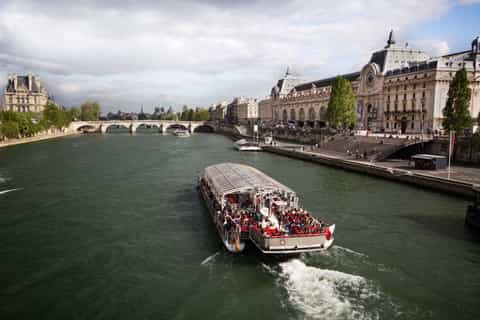 Paris: Eiffel Tower Hosted Tour, Seine Cruise and City Tour