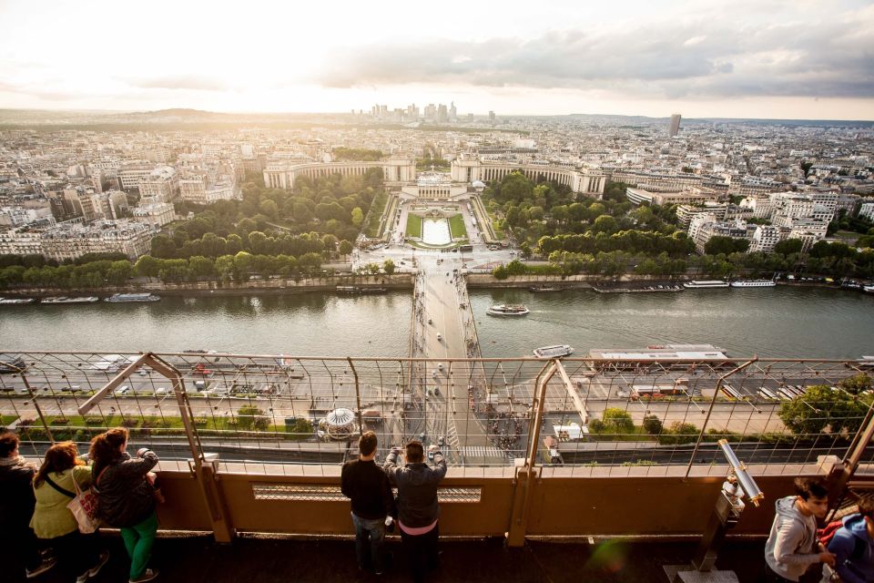 Eiffel Tower view : the Best Viewpoints in Paris - PARISCityVISION