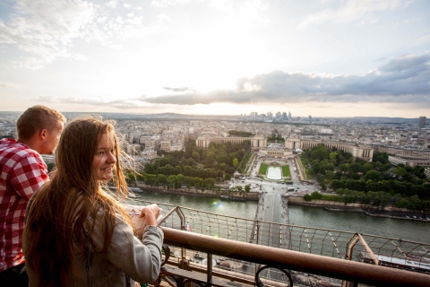 Paris: Schnell-Zugang Eiffelturm und Bustour mit HistopadBustour und Ticket für den Eiffelturm mit 3. Ebene