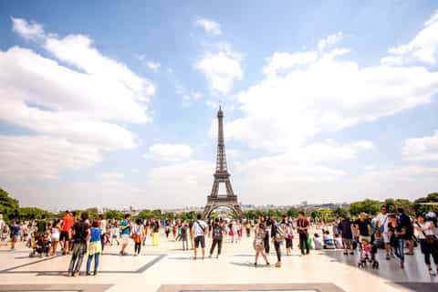 Paris: Direct Eiffel Tower Access & Seine River Cruise