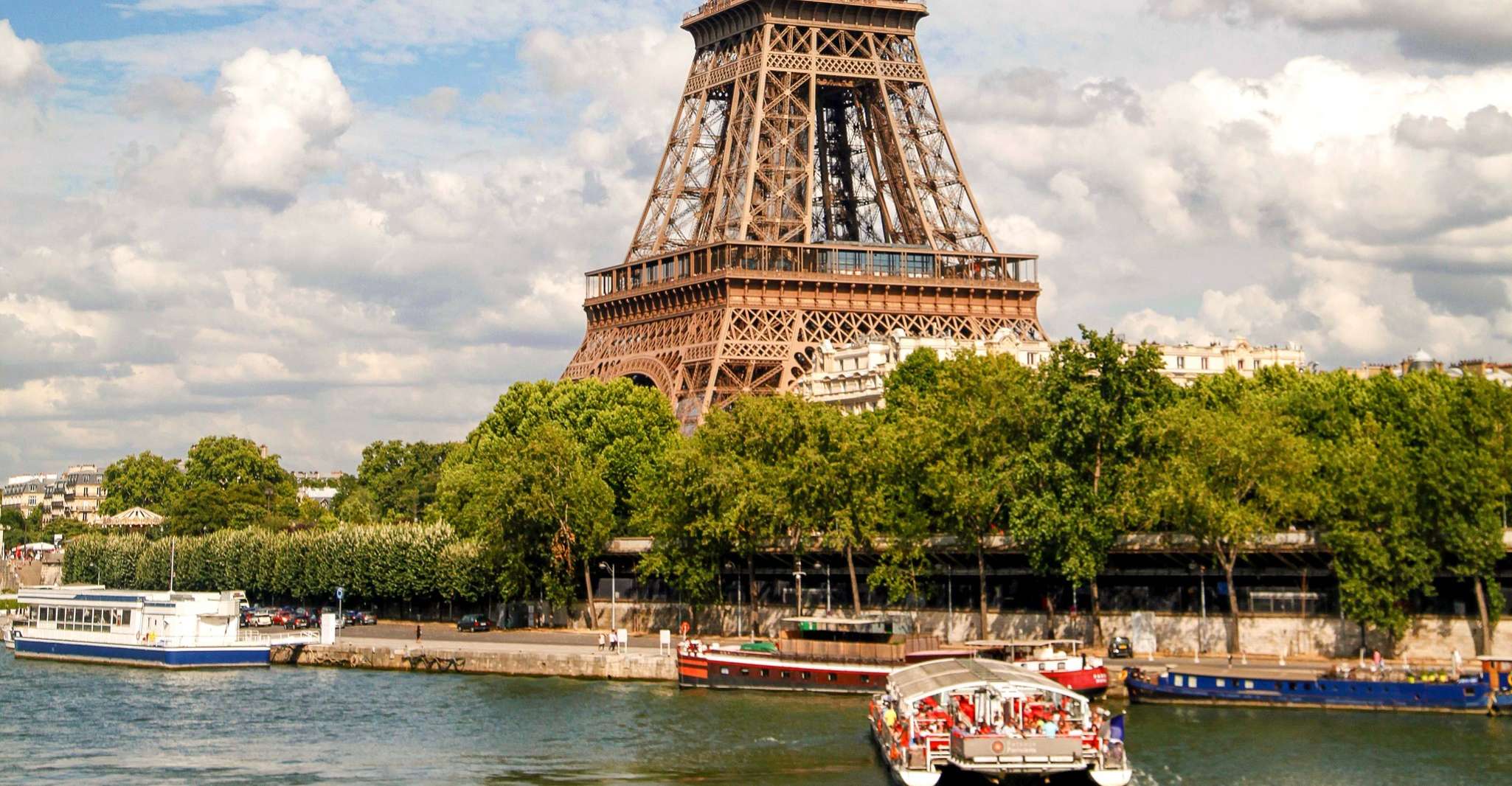 Paris: Eiffel Tower Access by Elevator & Seine River Cruise