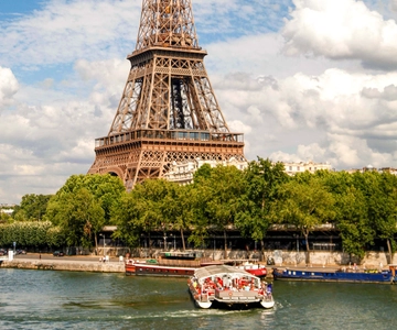 Paris: Eiffel Tower Access by Elevator & Seine River Cruise