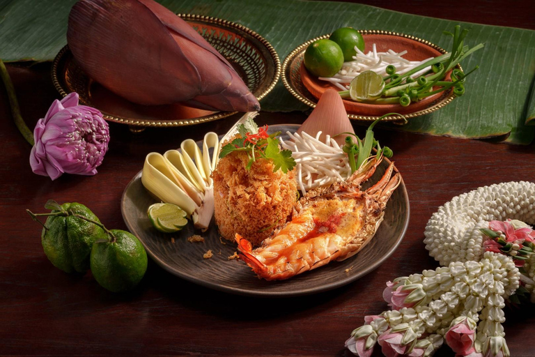 Bangkok: Thai Cuisine Dinner Package at Saneh Jaan Sharing Set for 2 People