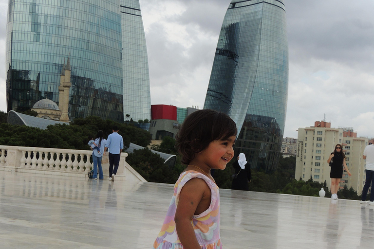 Bakou : séance photo privée dans des lieux emblématiquesSéance photo privée dans trois lieux emblématiques