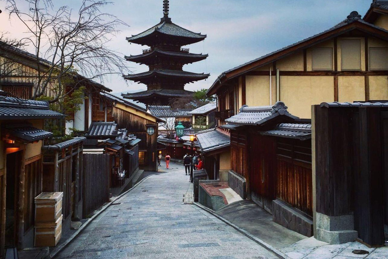 From Nagoya: Kyoto Day Tour with Kobe Beef Shabu-Shabu Lunch