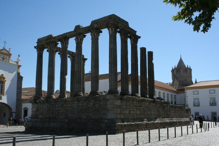 Depuis Lisbonne : journée à Évora et aux sites mégalithiquesExcursion privée à Évora et aux mégalithes