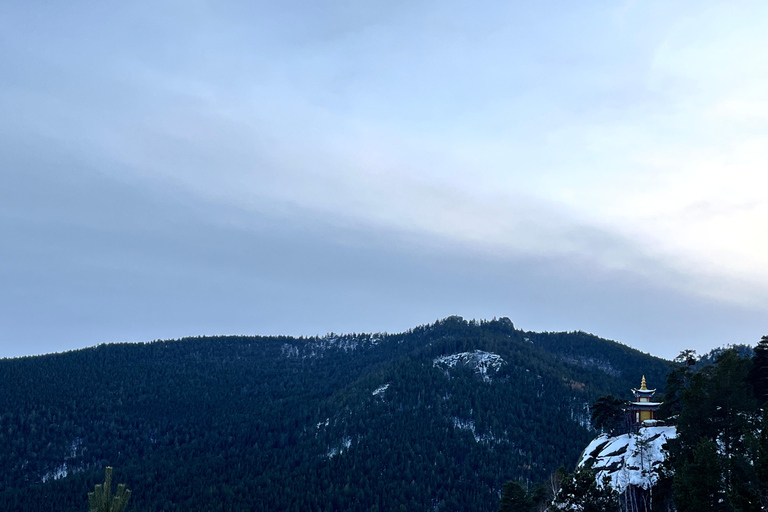 Aglag Temple: Hike to Garid Peak and rocky outcrops