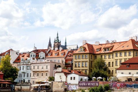 Prague: Full-Day Sightseeing Tour with Cruise and Lunch