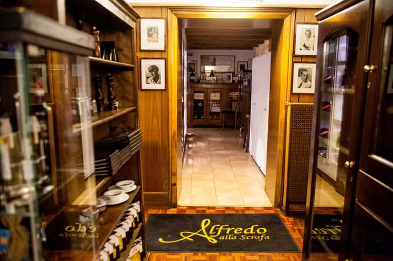 Roma pranzo da star al ristorante Alfredo alla Scrofa GetYourGuide