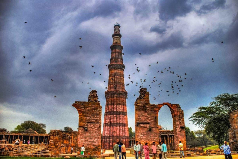 New Delhi: Qutub Minar Light & Sound Show with Dinner Qutub Minar Light & Sound Show Tour With Guide And Ac Car