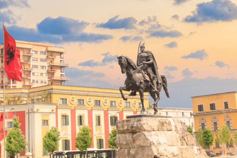 Au départ de Tirana : Circuit de 14 jours dans les Balkans avec hébergement