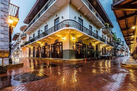Panama City: Canal, Casco Antiguo, and Amador Tour
