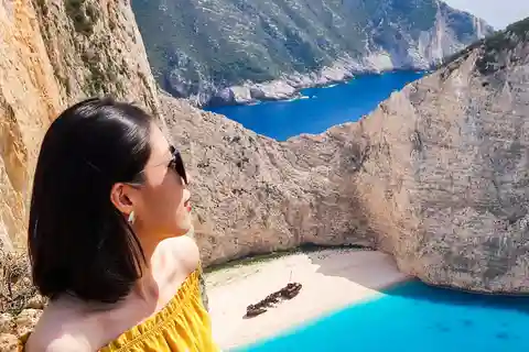 Zakinthos: Excursão terrestre e marítima à praia dos naufrágios e às grutas azuis