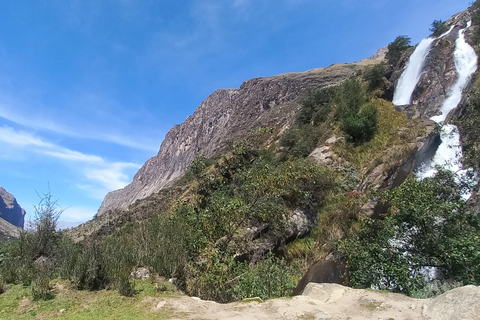 Laguna Rocutuyoc and Honkopampa Ruins Private Service