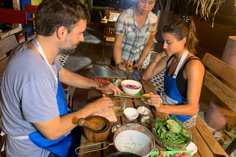 Cours de cuisine traditionnelle vietnamienne à Leina Cookery