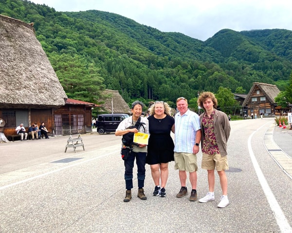 Gifu: Shirakawa-go Tour with a Private Guide