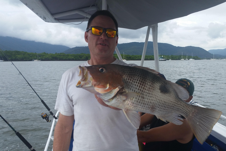 凯恩斯：清晨河口钓鱼包船服务凯恩斯：清晨河口钓鱼包船游 - *私人包船*