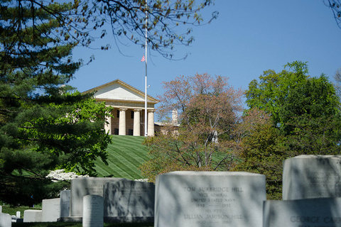 Washington DC: Arlington Nat. Cemetery Ticket & Tram Tour Washington DC: Arlington Nat. Cemetery Ticket & Trolley Tour