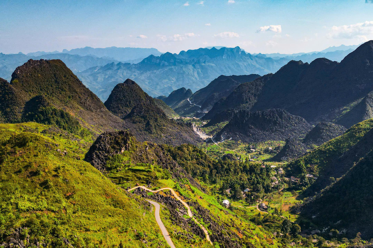 Hà Giang HORIZONTE DE DIVINIDAD Tour con jinete local fácil 3 DíasHa Giang HORIZONTE DE DIVINIDAD Tour con jinetes locales fáciles 3 Días