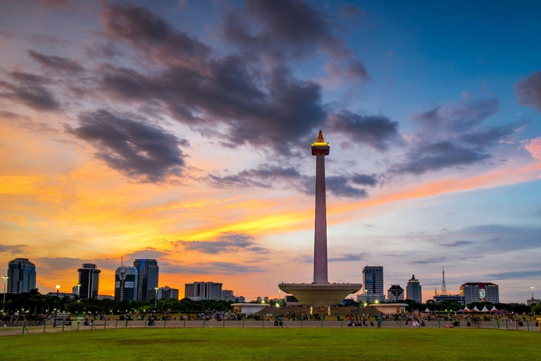 Jakarta: Tour Nationaal Monument, Moskee en Oude StadPrivétour met meertalige gids