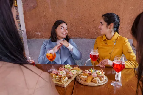 Venice: Cicchetti, Spritz, and Wine Tour in Ghetto Ebraico