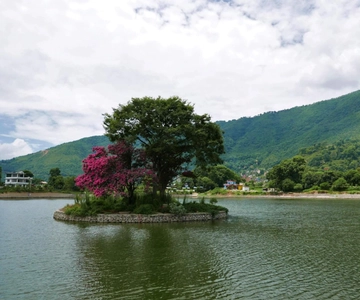 Kathmandu Day Tour: Dakshinkali, Kirtipur & Taudaha Lake