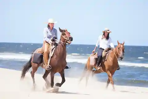 Passeio a cavalo pela praia