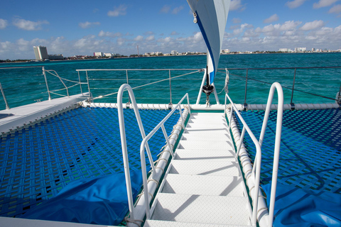 Riviera Maya:Catamaran to Isla Mujeres with lunch & open bar