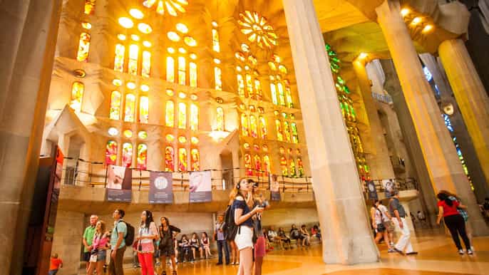 barcelona highlights tour sagrada familia poble espanyol