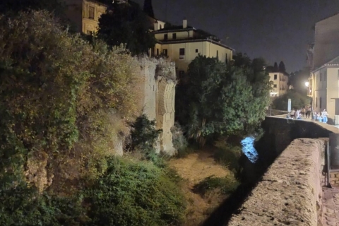 Granada: Albaicín in de Dark Walking Tour