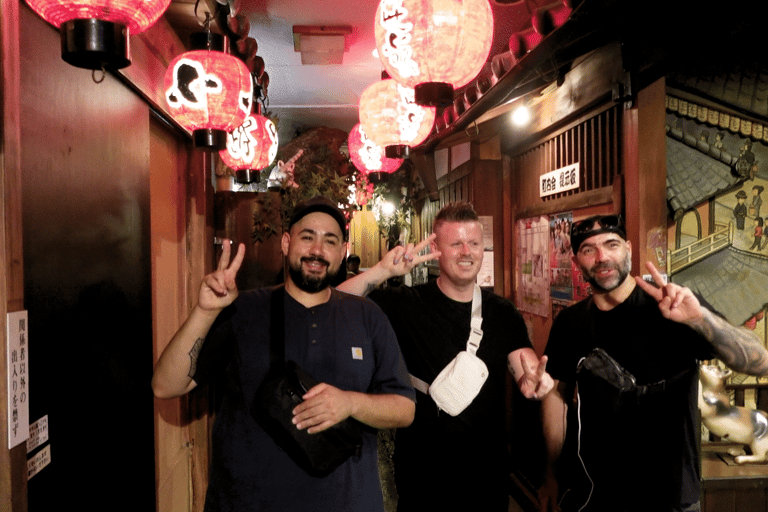 Osaka: Walking Tour with Namba Yasaka Shrine & Dotonbori