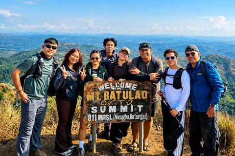 Manila: Private Mt. Batulao Hike with Tagaytay Stop