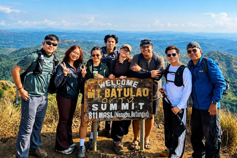 Manila: Private Mt. Batulao Hike with Tagaytay Stop