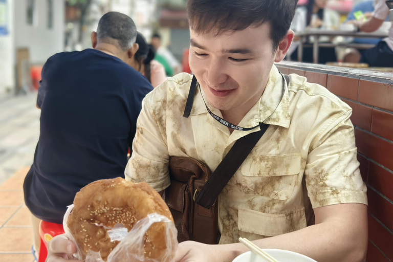 Guangzhou: tour gastronomico guidato della città vecchia con degustazioniGuangzhou: tour gastronomico guidato nella città vecchia con degustazioni